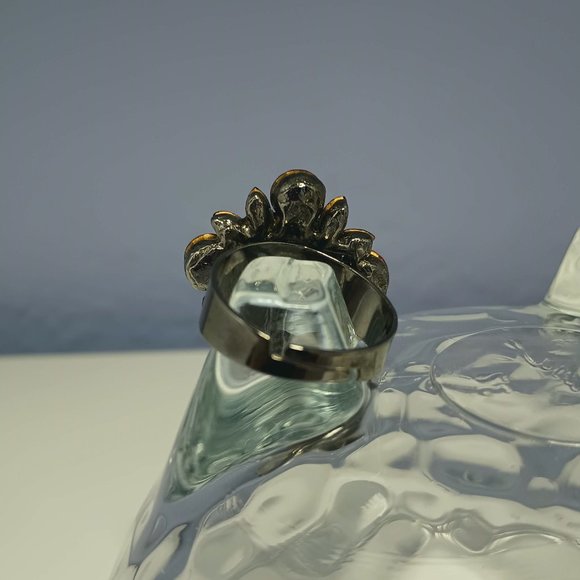 Size 9 Gorgeous Red Rhinestone Ring Signed SNK - Picture 7 of 9